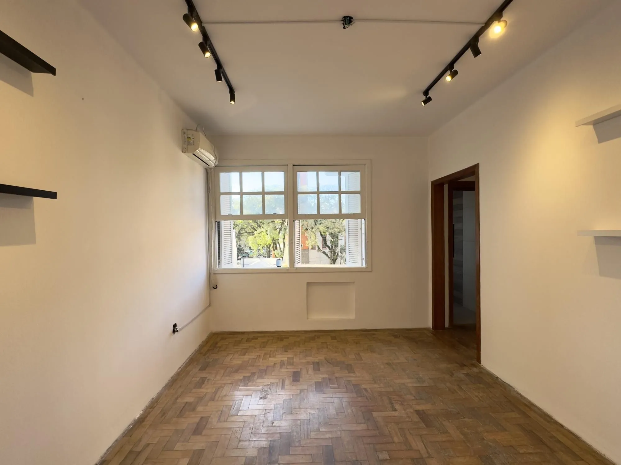 Imagem Apartamento reformado de 68m², 2 dormitórios no bairro Praia de Belas