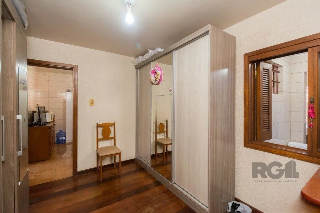 Imagem Casa de 4 quartos com 265m², no bairro Cavalhada