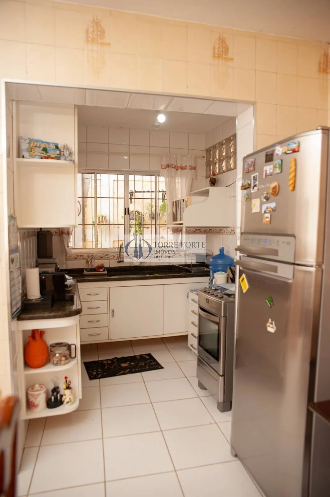 Imagem Ótima casa 170 m² 4 dorms. 1 suíte, 1 vaga de garagem, quintal, Vila Miriam