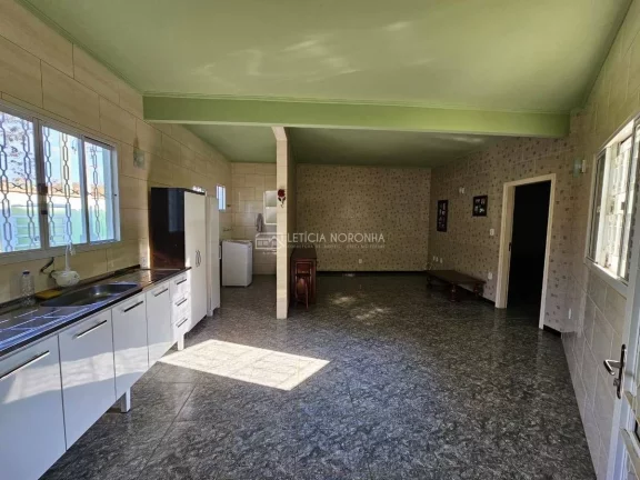 Casa à Venda