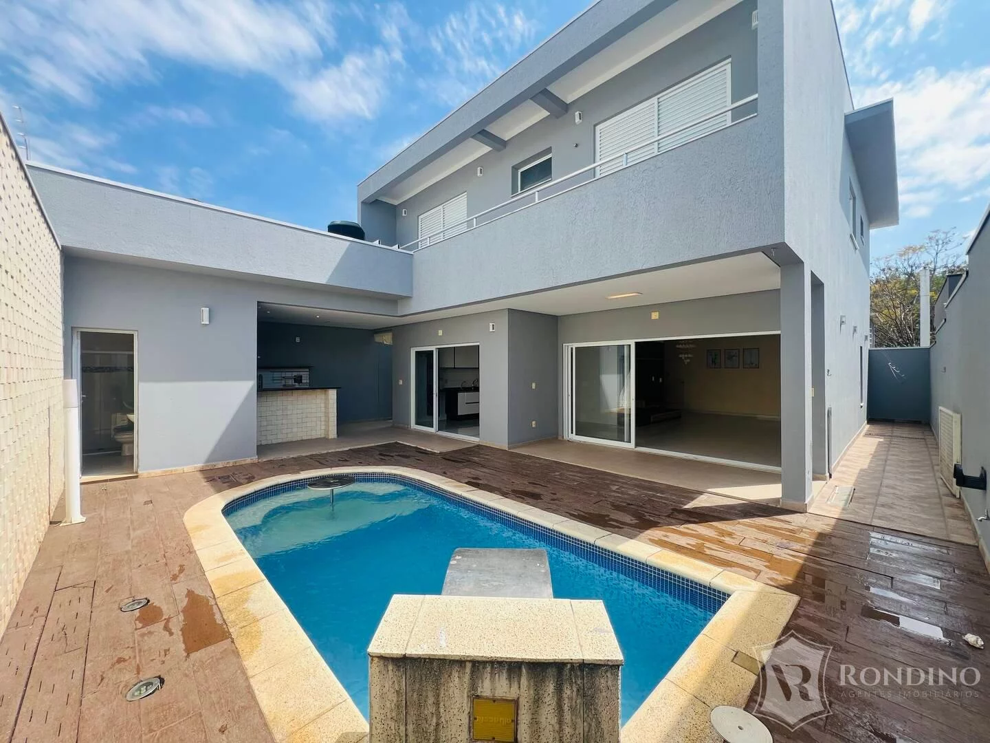 Foto do imóvel Sobrado com 5 suítes, varanda gourmet e piscina. em Avenida Maria Hannickel Nascimento