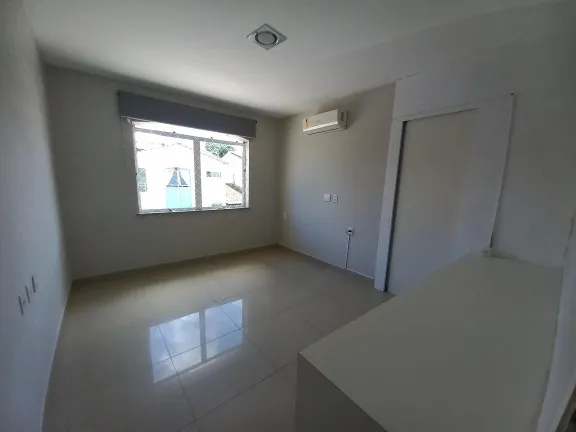 Imagem Casa de Condomínio com 3 Quartos à Venda ou Locação, 186 m² em Lagoa Redonda - Fortaleza