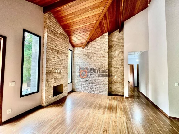Imagem Chácara com 3 dormitórios à venda, 3776 m² por R$ 1.490.000,00 - Monte Verde - Camanducaia/MG