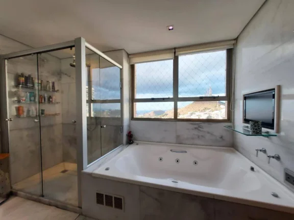 Imagem Cobertura com 4 Quartos e 6 banheiros à Venda, 540 m² melhor localização.