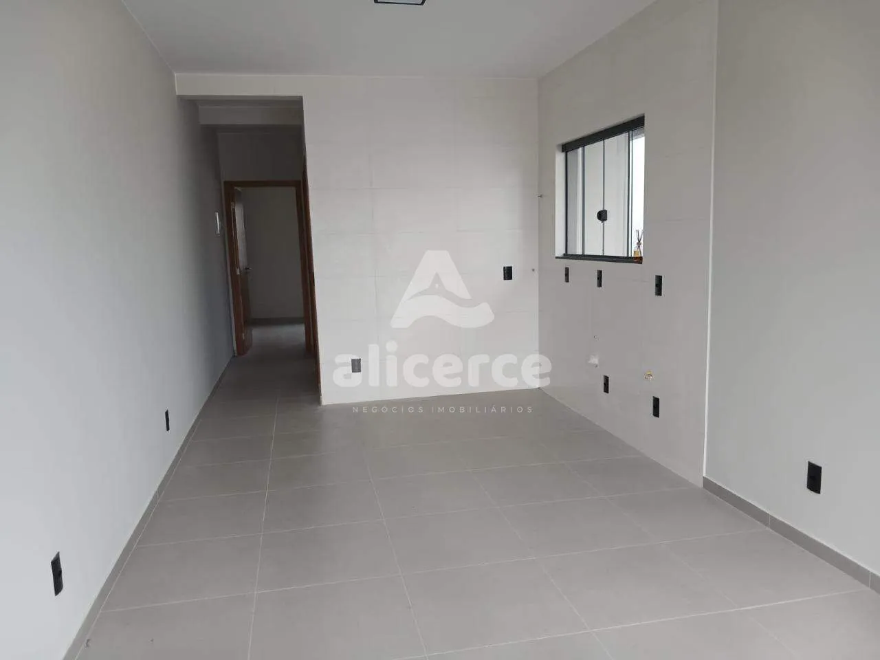 Imagem CASA GEMINADA NOVA , 02 DORMITÓRIOS, EM SÃO JOSÉ/SC