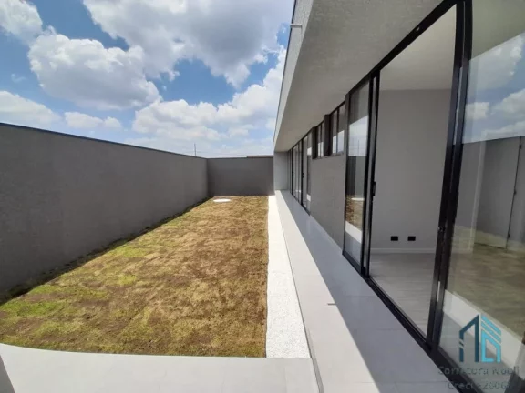 Imagem Casa térrea com terreno amplo, 03 suítes, 03 vagas em São José dos Pinhais PR
