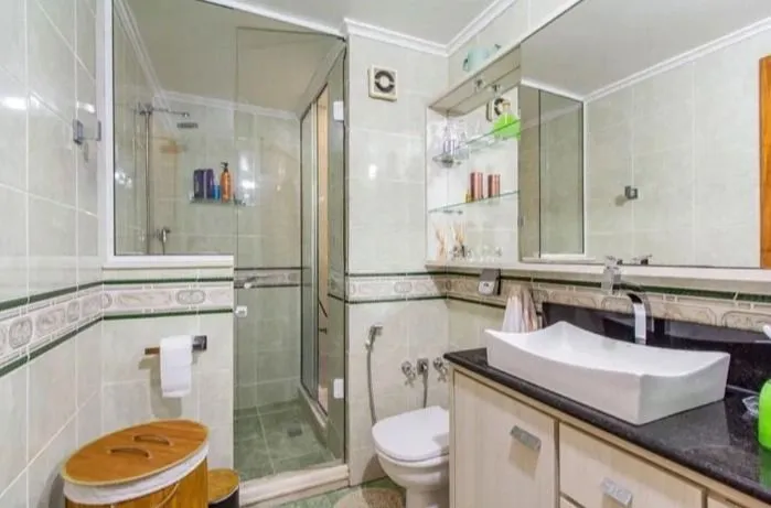 Imagem Apartamento amplo de 110 m2 com 3 quartos à venda em Menino Deus - RS