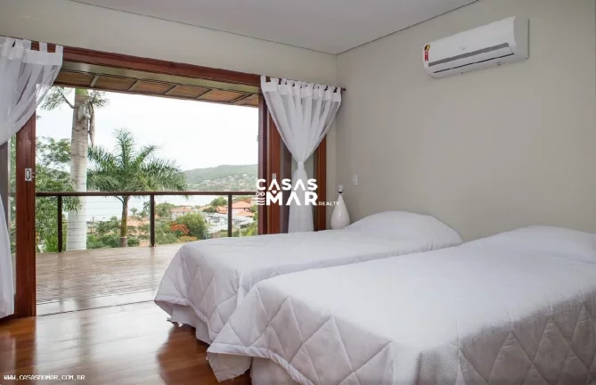 Imagem Casa para Venda em Armação dos Búzios / RJ no bairro Ferradura