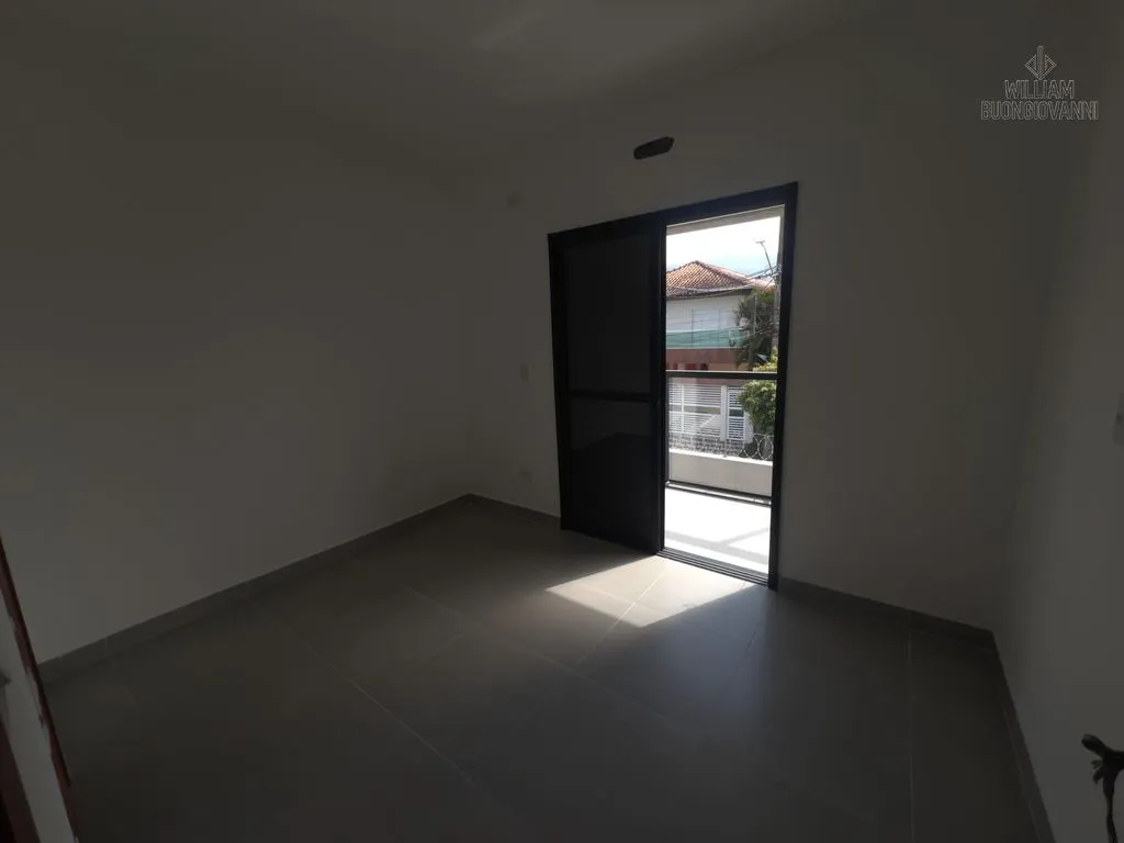 Imagem CASA SOBREPOSTA EM CONDOMÍNIO NA PRAIA GRANDE | ENTRADA A PARTIR DE R$ 6 MIL!