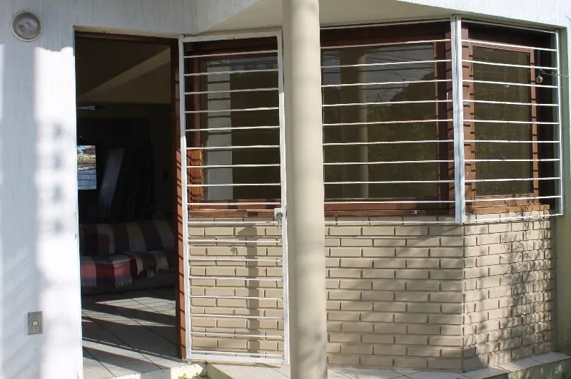 Imagem Casa para Venda - 255.68m², 4 dormitórios, sendo 1 suites, 2 vagas - Tristeza