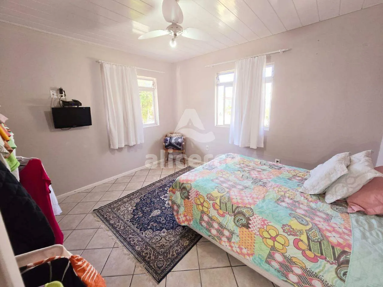 Imagem Se você busca espaço, conforto e ótima localização, essa casa é perfeita para você!
