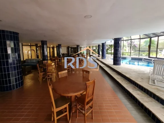 Imagem Vende lindo apartamento de 120m², com 3 dormitórios, sendo 1 suíte e 2 vagas. Totalmente reformado.