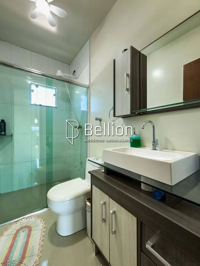 Imagem Localizada no bairro João Paulo, em Indaial, essa casa impressiona desde a primeira visita.