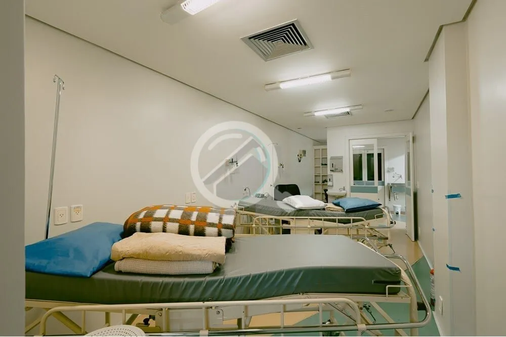 Imagem HOJE: Uma clínica de Cirurgia Plástica, em pleno funcionamento, com TODOS os elementos e recursos ...