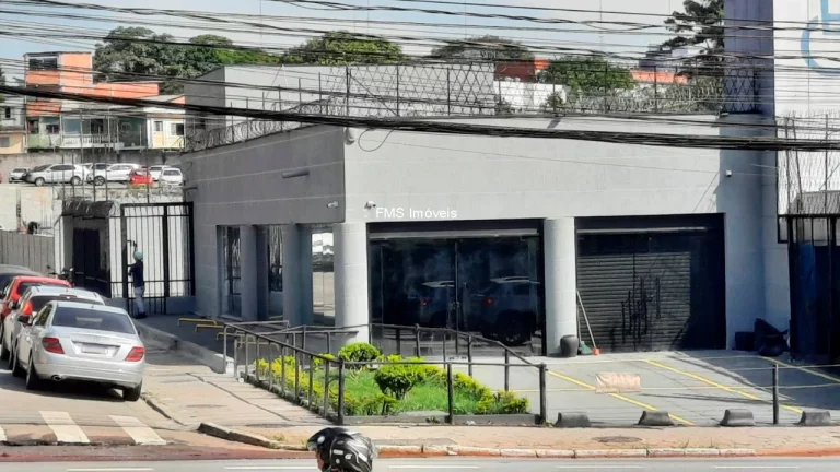 Foto do imóvel Excelente oportunidade de locação: Loja comercial de 250m² com 3 banheiros e 15 vagas de garagem no Morumbi, São Paulo-SP!