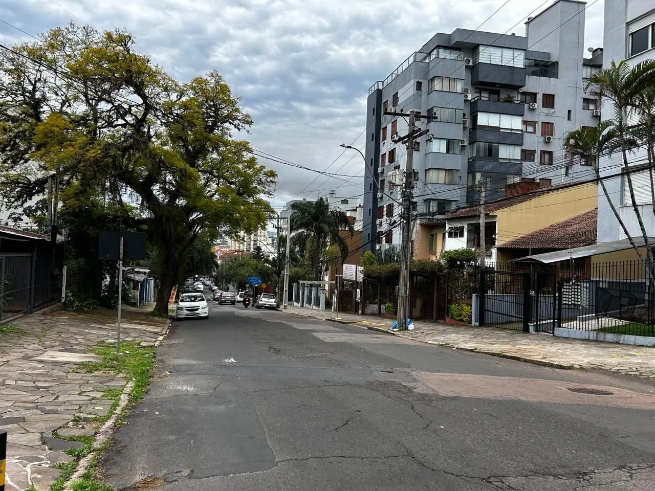 Imagem PRÉDIO COMERCIAL A VENDA COM PÉ DIREITO DUPLO E ESTACIONAMENTO, BAIRRO CRISTO REDENTOR, PORTO ALEGRE, RS