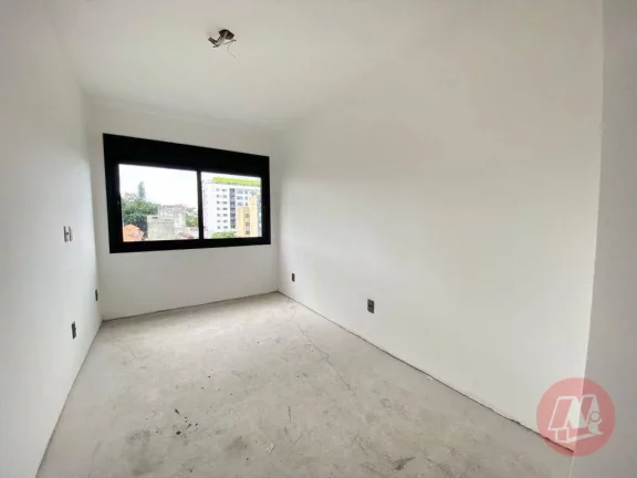 Imagem No bairro Tristeza, casa em condomínio com 2 andares, 3 dormitórios, suíte e 2 vagas.