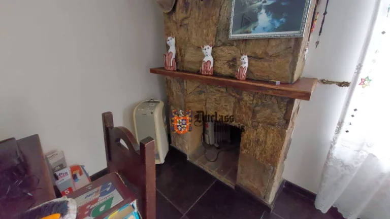 Imagem Casa com 3 dormitórios à venda, 202 m² por R$ 1.150.000,00 - Alvinópolis - Atibaia/SP