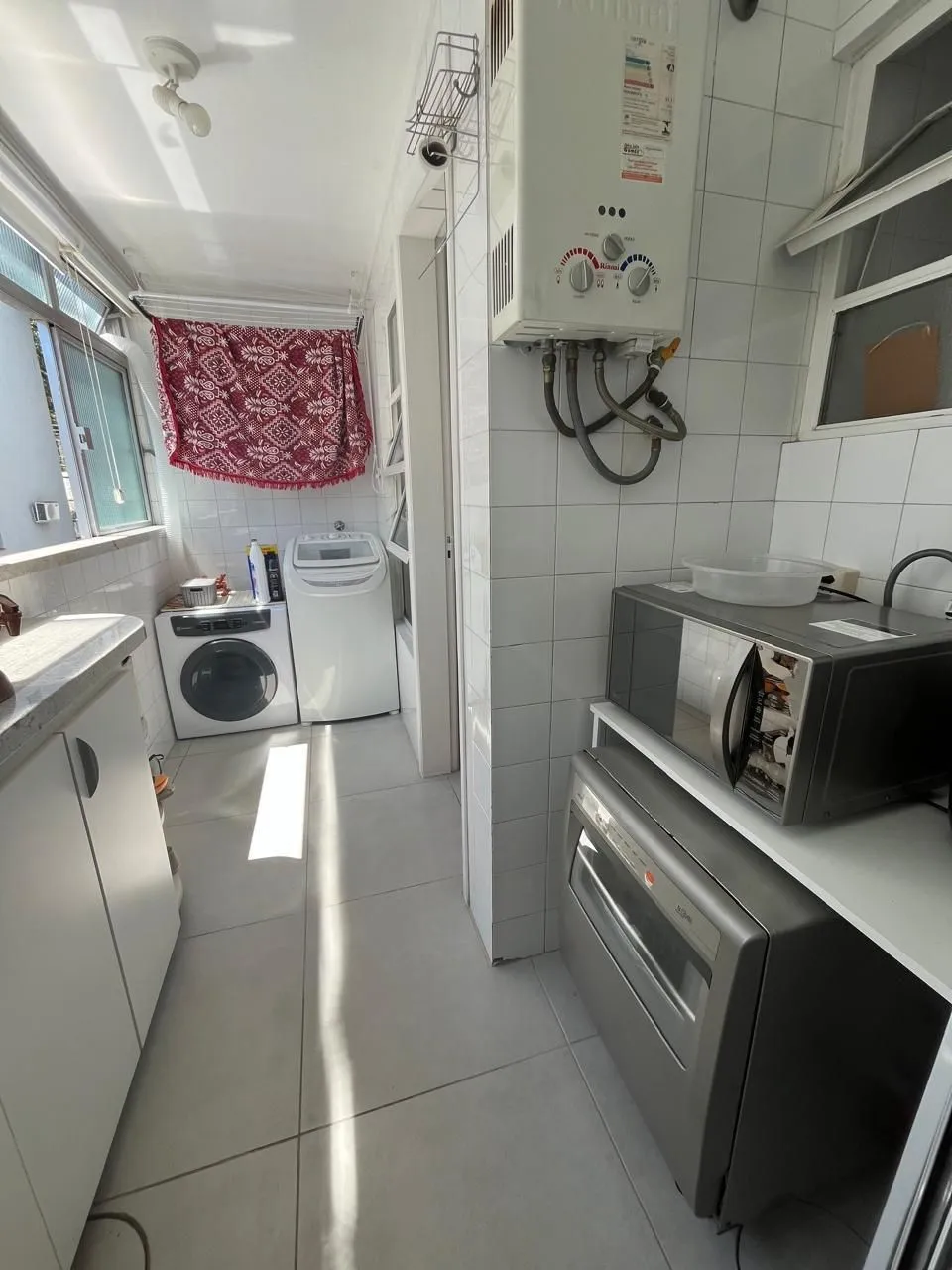Imagem Apartamento de 2 quartos, 2 banheiros e 1 vaga de garagem no bairro Santana POA
