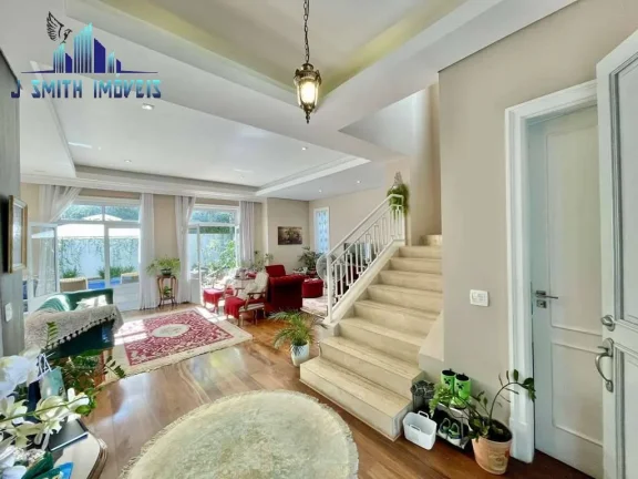 Imagem CASA NÉOCLÁSSICO, AMPLA EM TODOS AMBIENTES, PISCINA, 4 VAGAS, 4 SUÍTES.