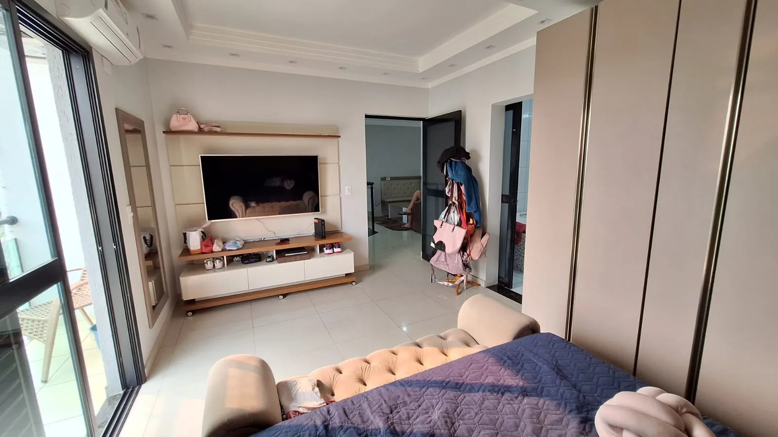 Imagem Belíssimo Sobrado Localizado no Golden Park Alpha! Aceita 50% em Permuta!
