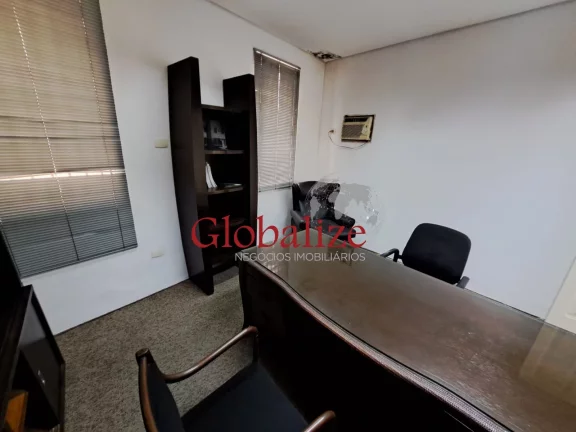 Imagem Casa para locação comercial com várias salas, recepção, cozinha e edicula por R$6.900,00 o pacote no centro de Santos