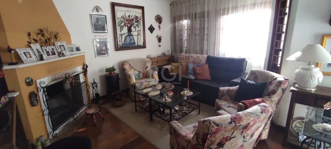 Imagem Casa para Venda - 250m², 3 dormitórios, sendo 1 suites, 2 vagas - Ipanema