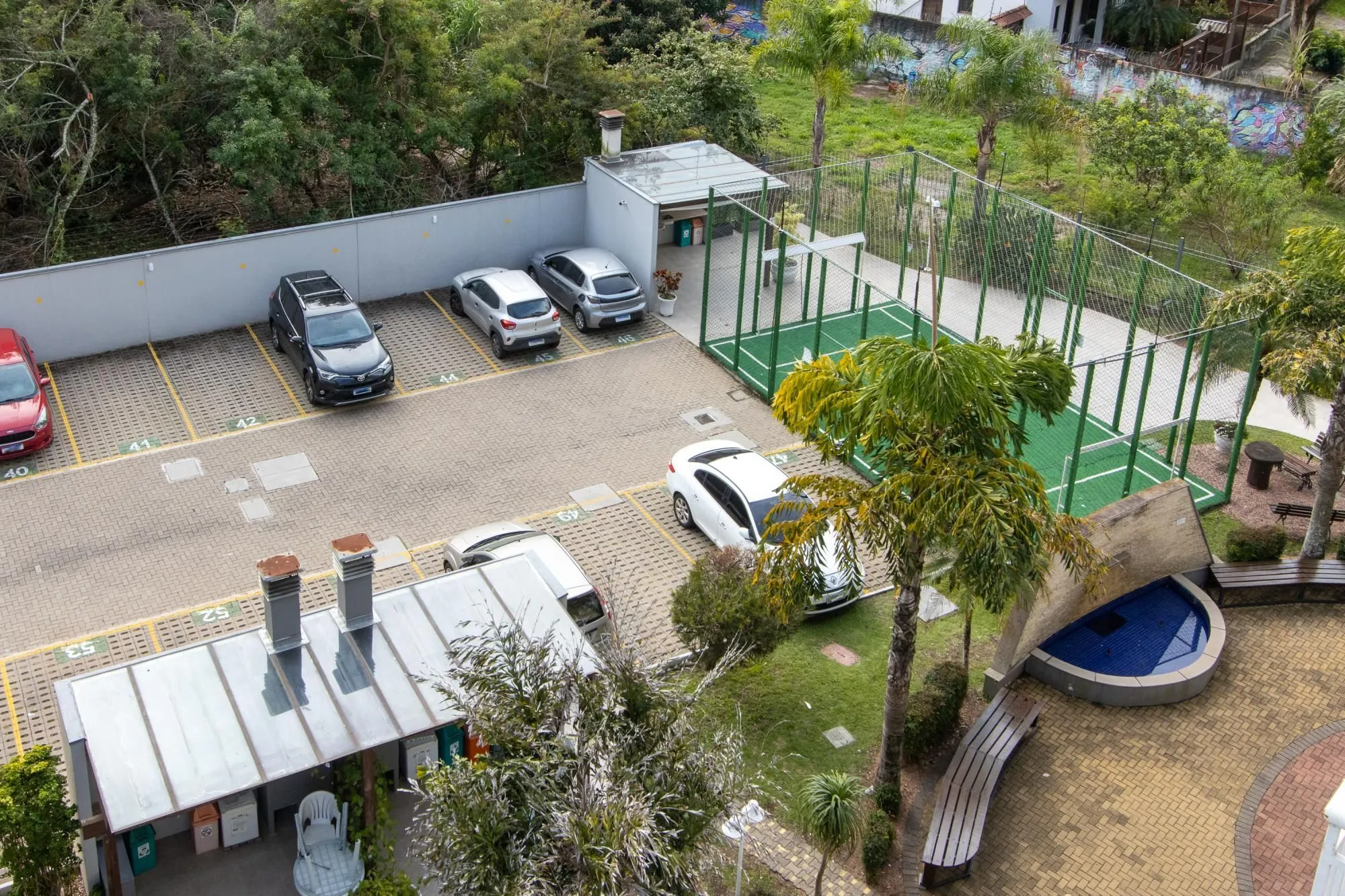 Imagem Apartamento no Bairro Cristal de 3 dormitórios,1 Suíte, Semi mobiliado com 1 vaga escriturada