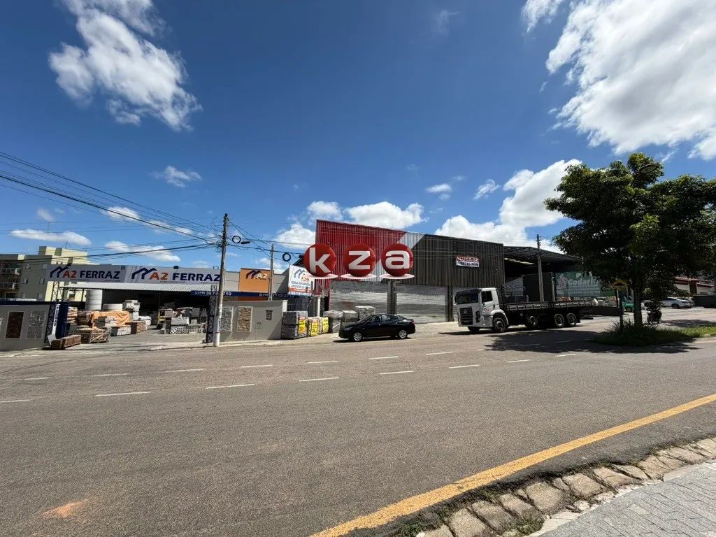 Imagem Galpão Comercial para Locação em Vinhedo-SP, Bairro Jardim Alves Nogueira: 2 Salas, 3 Banheiros, 5 Vagas de Garagem, 850m².