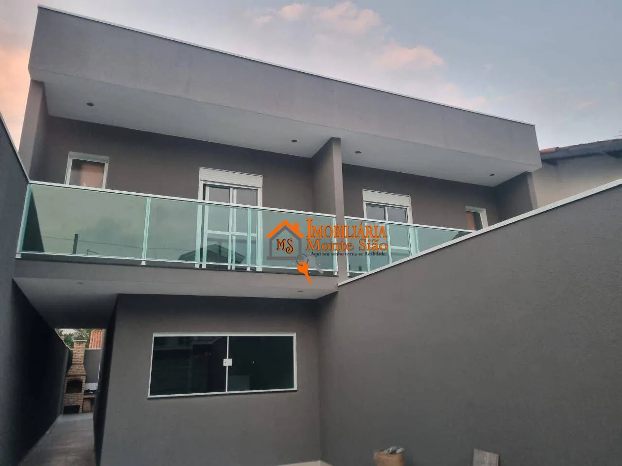 Imagem Sobrado com 3 dormitórios / 3 suítes - 4 vagas - Jardim Santa Clara - Guarulhos/SP