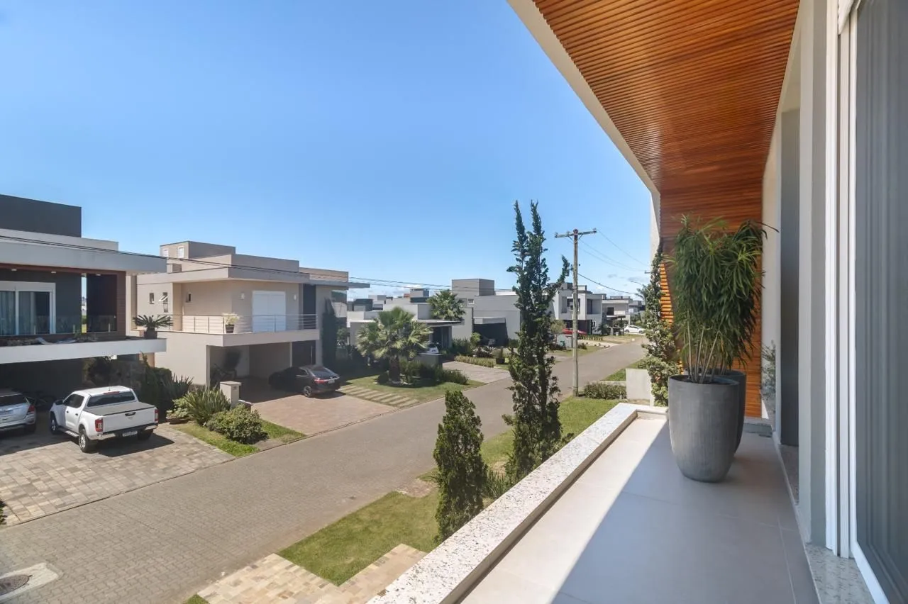 Imagem Casa de condomínio à venda em Torres, Centro, com 4 quartos, 260m2
