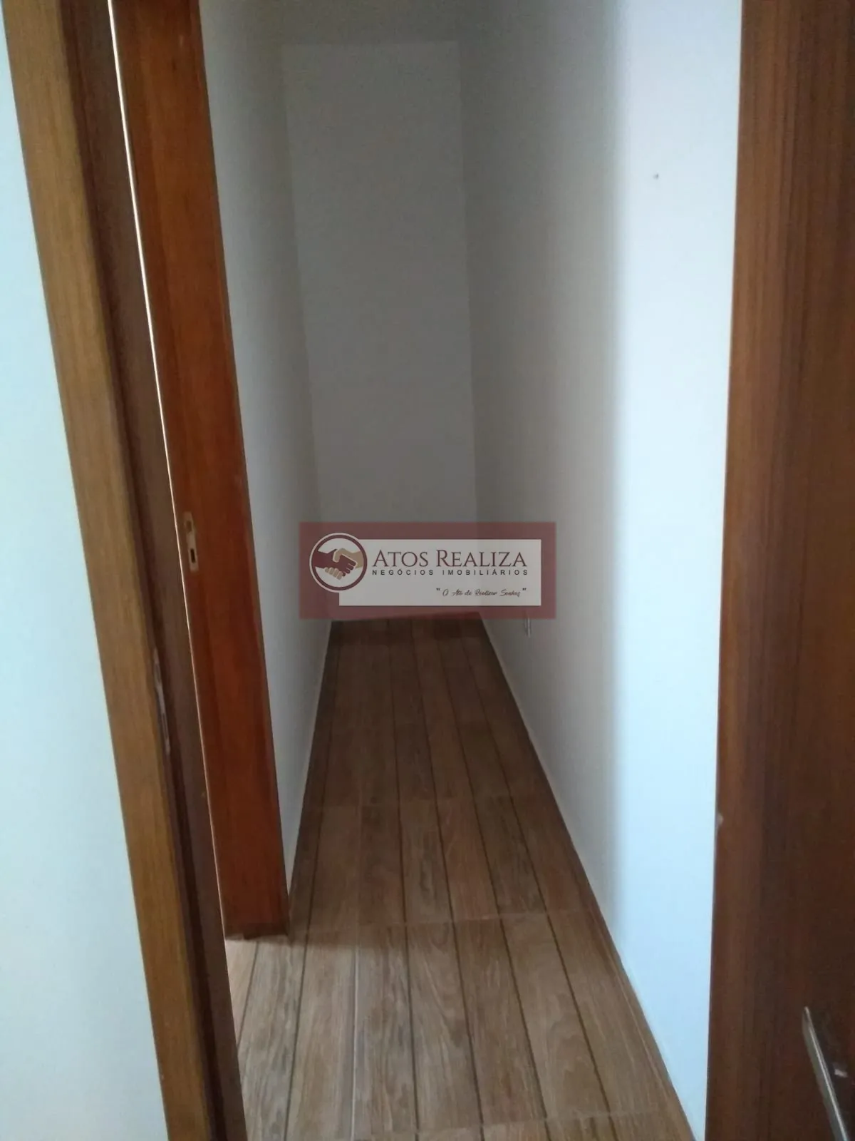 Imagem Alugue Casa/Fundos, 1 quarto em Jardim Lallo por R$ 950,00