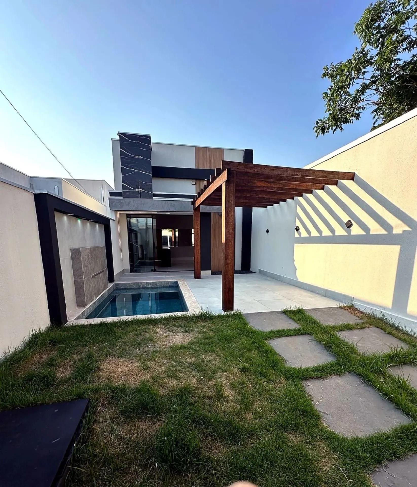 Imagem Casa com 3 quartos e 1 suíte em Jardim Universitário - Cuiabá