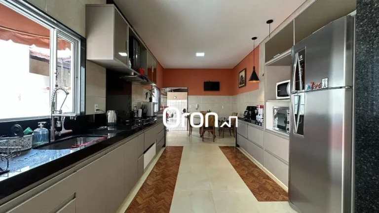 Imagem Sobrado à venda, 414 m² por R$ 1.350.000,00 - Setor Leste Vila Nova - Goiânia/GO