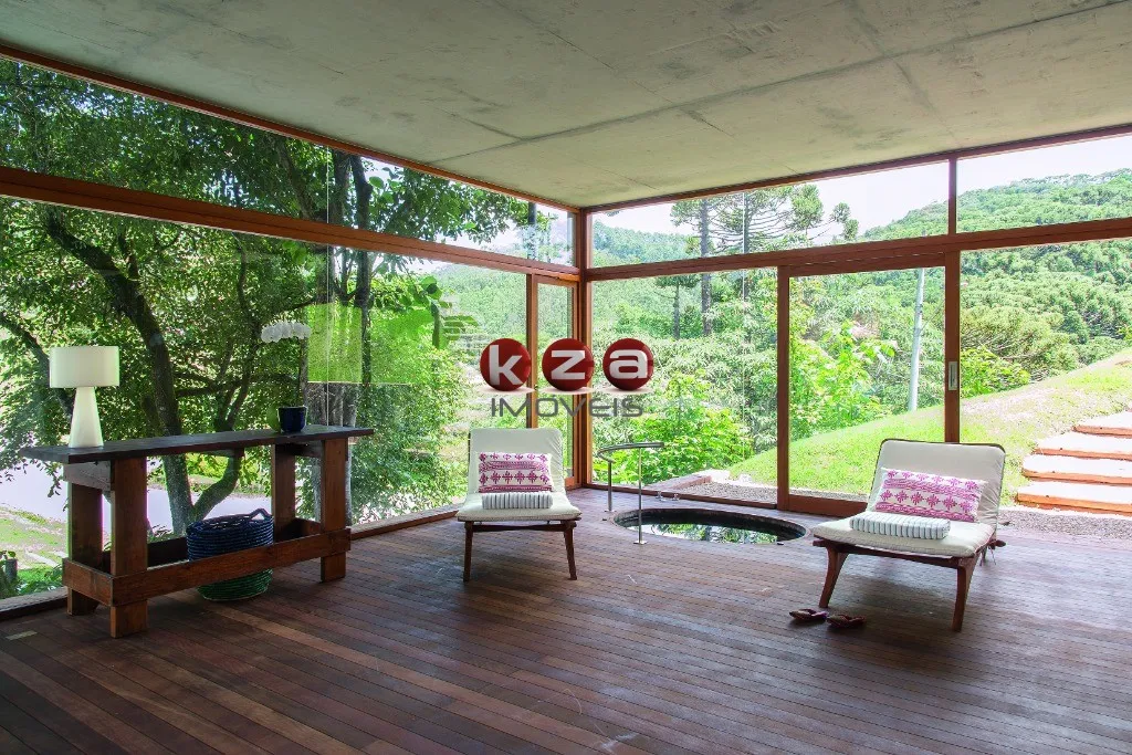 Imagem Linda casa de luxo à venda em Santo Antônio do Pinhal-SP, Condomínio Residencial Ecológico Parque da Mantiqueira: 6 quartos, 6 suítes, 3 salas, 8 banheiros, 10 vagas de garagem, 731m². Venha conferir!