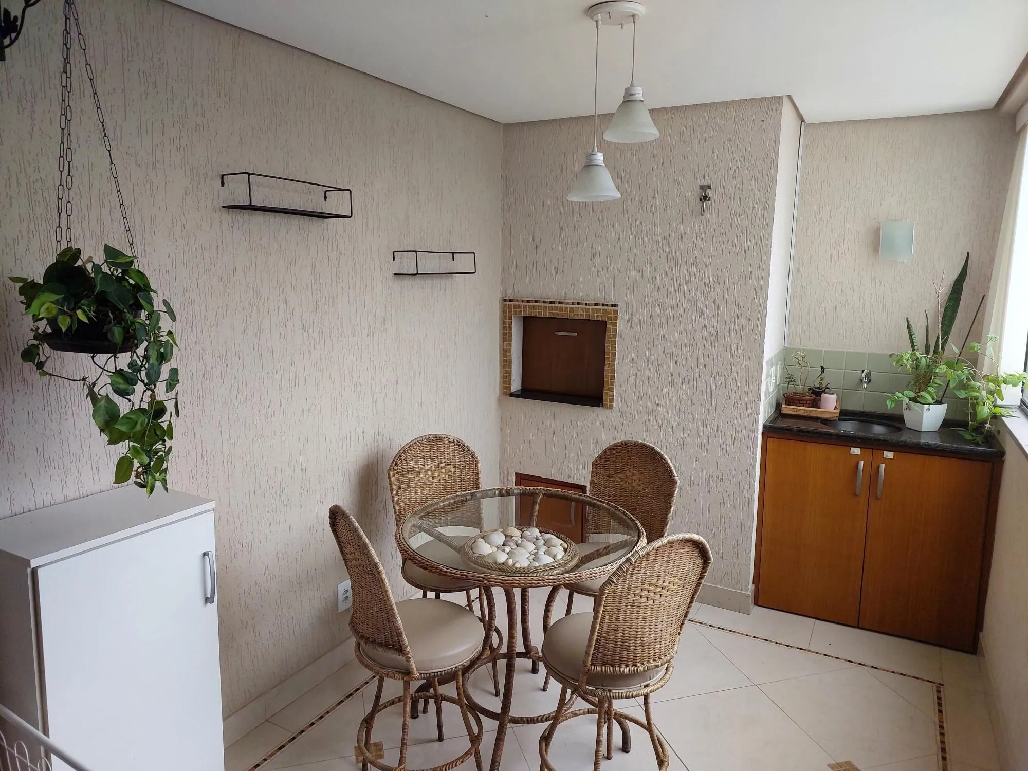 Imagem Apartamento com 2 dormitórios no Bairro Partenon