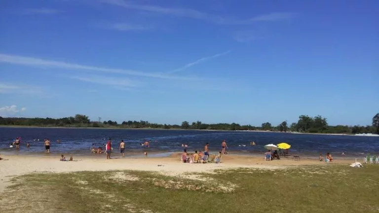 Imagem Lindo Terrenão em Condomínio Fechado, Águas Claras, Viamão