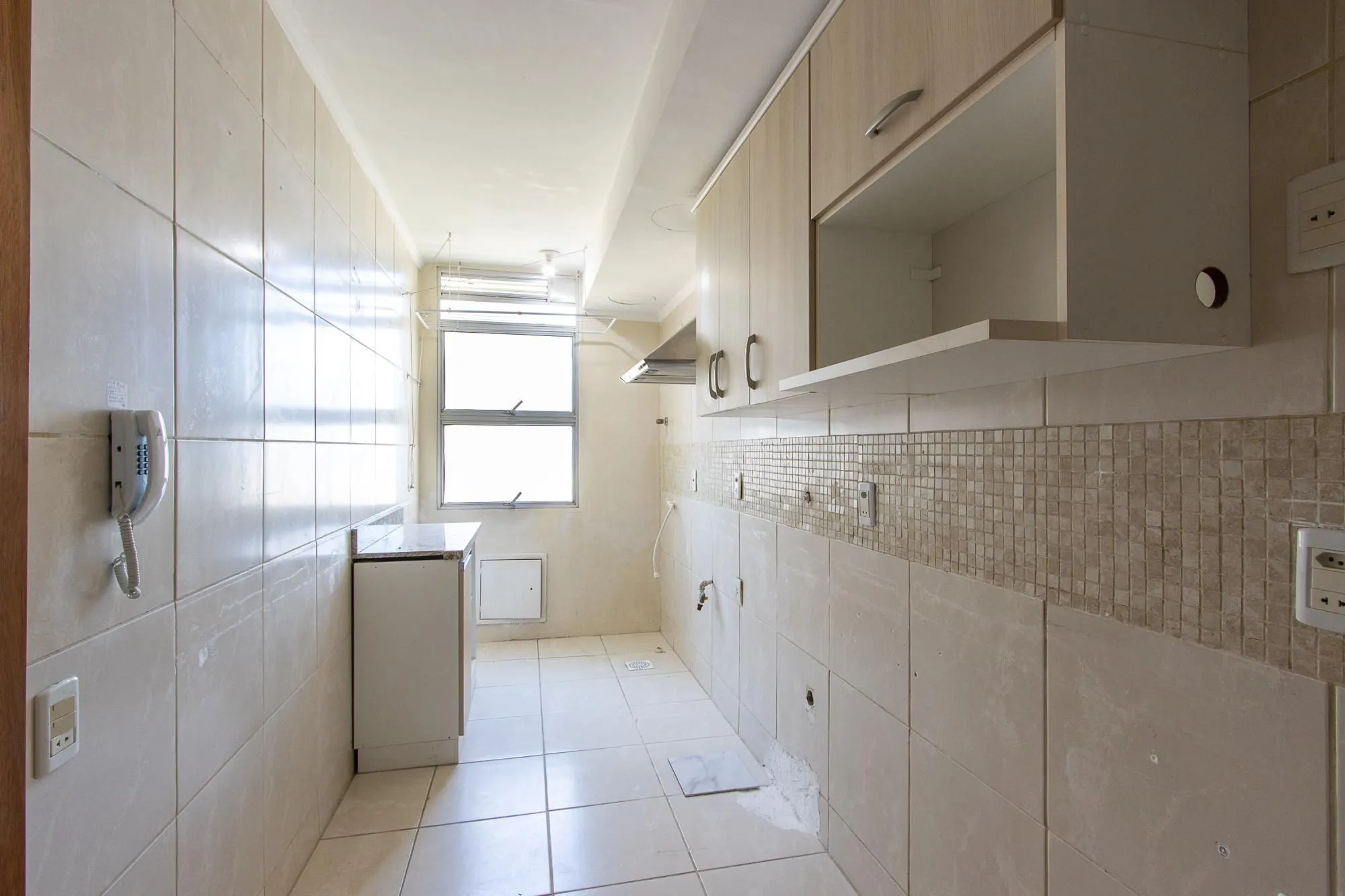 Imagem Excelente Apartamento 2 Dormitórios na Av. Wenceslau Escobar