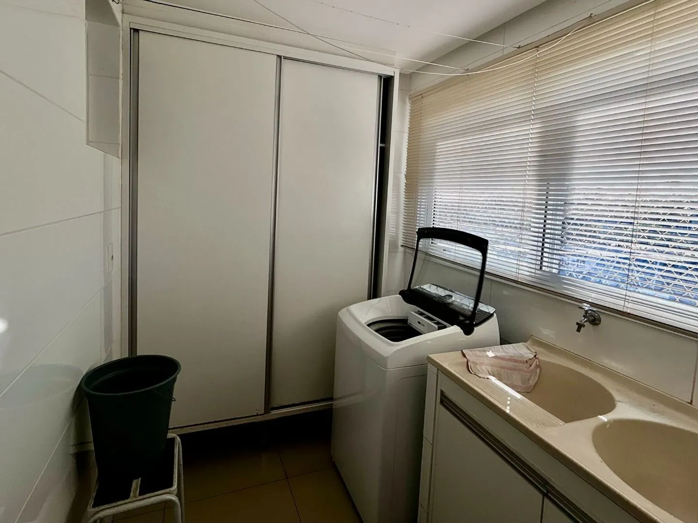 Imagem Apartamento com 3 dormitórios para alugar, 160 m² por R$ 6.800/mês - Centro - Patos de Minas/MG