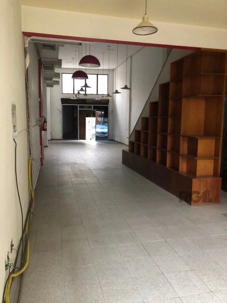 Imagem Loja comercial, disponível para venda e locação na Avenida Cristóvão Colombo