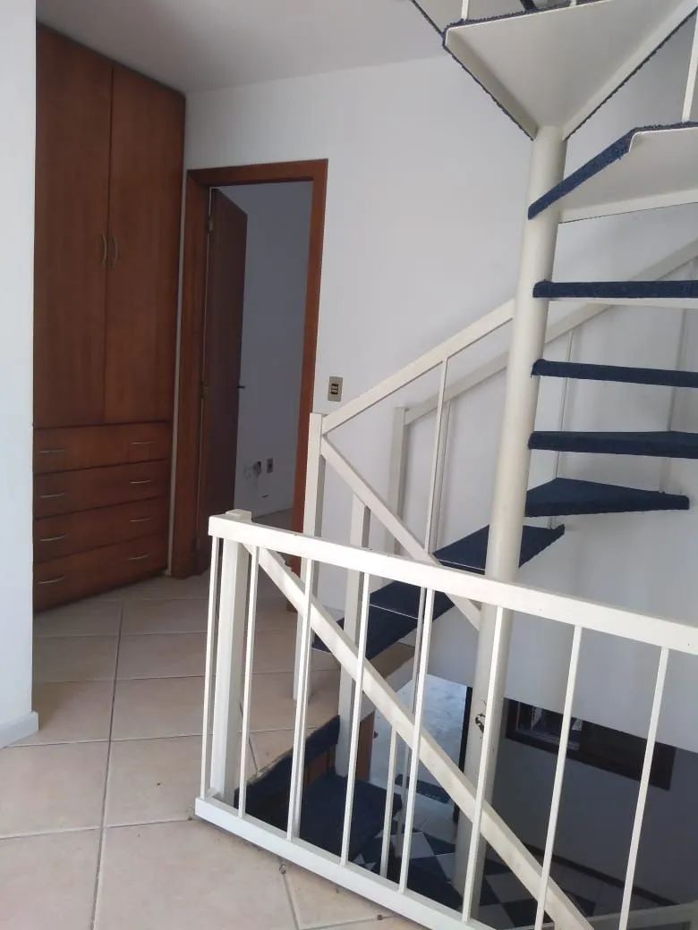 Imagem Casa em condomínio fechado com 94m2, 3 dormitórios no bairro Camaquã.