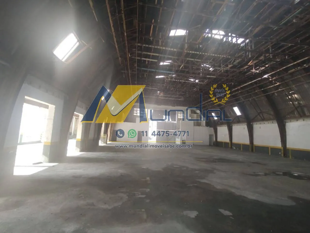 Imagem Galpão para Alugar com 944m² e 70 vagas!!!