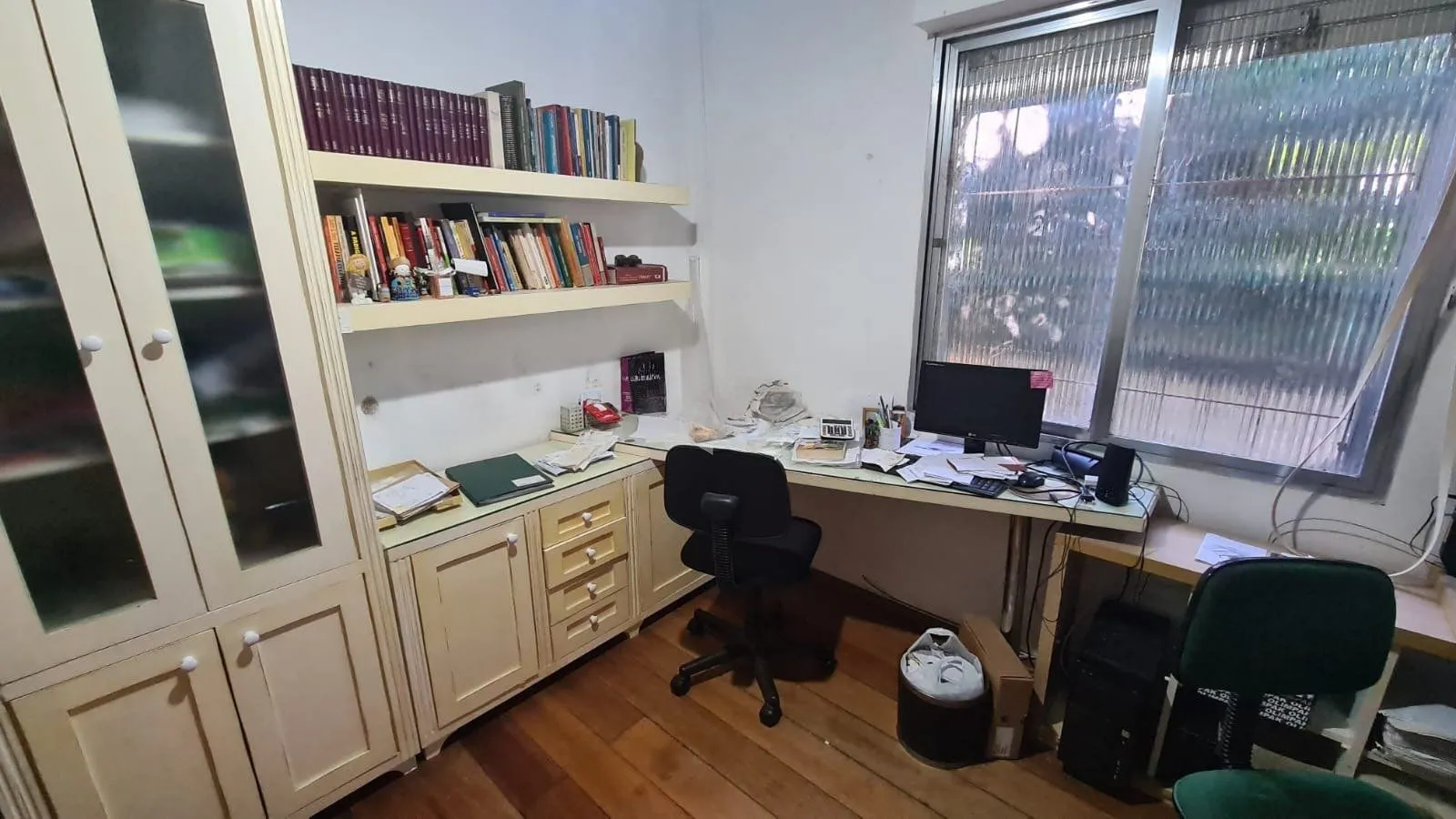 Imagem Casa com 4 dormitórios, 2 vagas e 300m² á venda