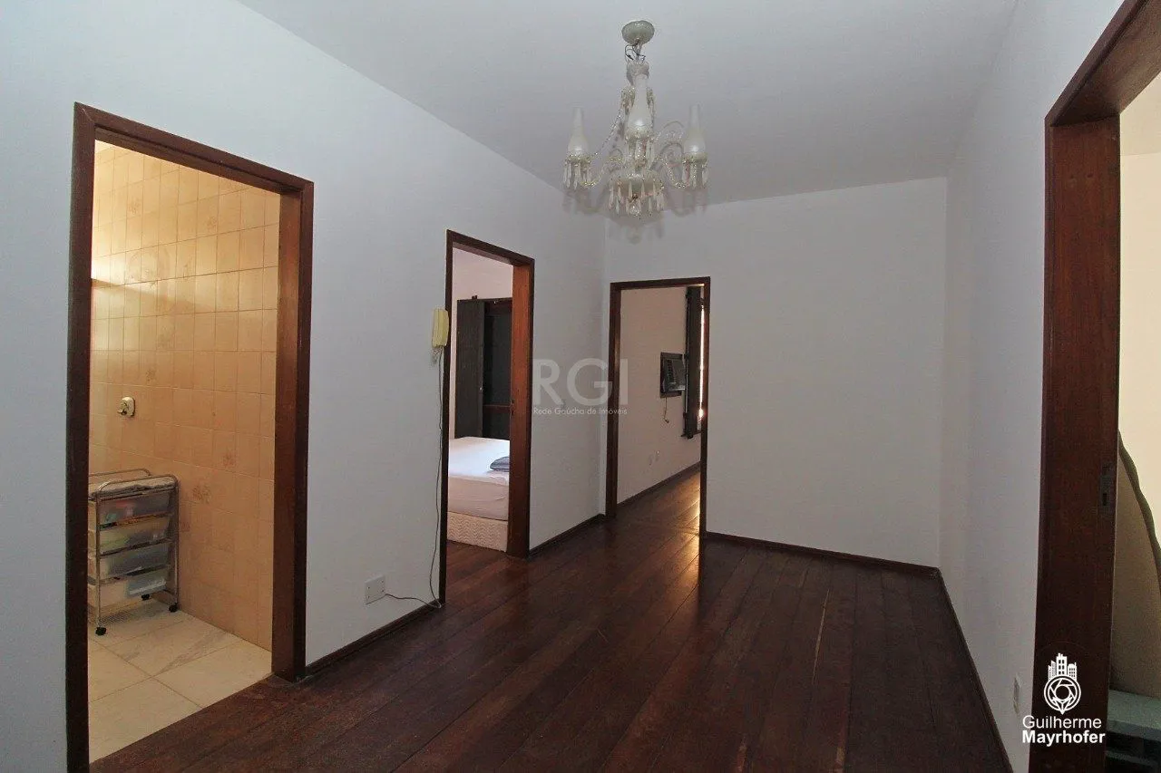Imagem Casa para Venda - 526.64m², 4 dormitórios, sendo 2 suites, 4 vagas - Teresópolis