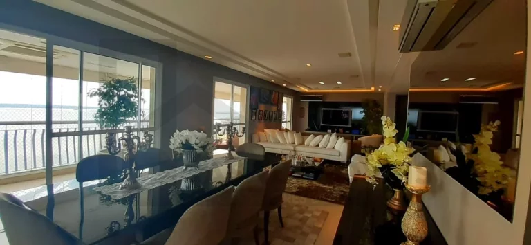 Imagem CASAL IMÓVEIS VENDE ED HORIZONTE II 250 M² 3 SUÍTES - MASTER BANHEIRO DULPO + 4 VGS ANDAR ALTO Fino acabamento e móveis de grife, tudo muito novo