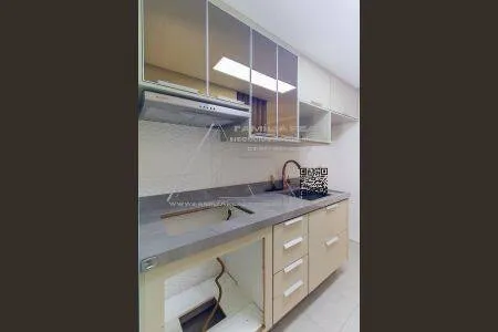 Imagem Apartamento, com 02 Dormitórios, com varanda e 01 vaga, à venda, na Vila Ema.