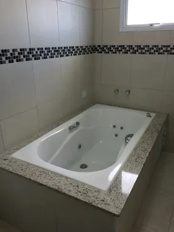 Imagem Casa no Condomínio Lago da Serra, ao lado do lago no centro da cidade de Araçoiaba da Serra