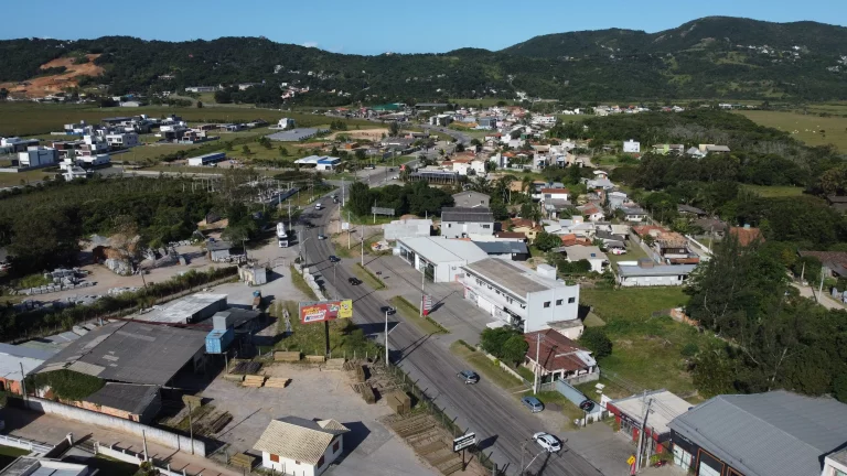 Imagem Casa com Terreno Comercial à Venda - Areias de Palhocinha, Garopaba-SC!