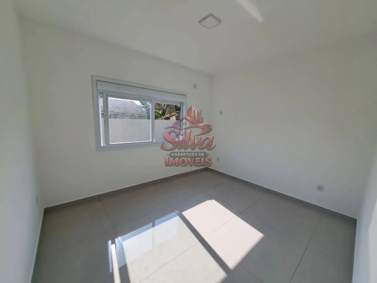 Imagem Casa alto padrão com suíte no Centro de Imbé