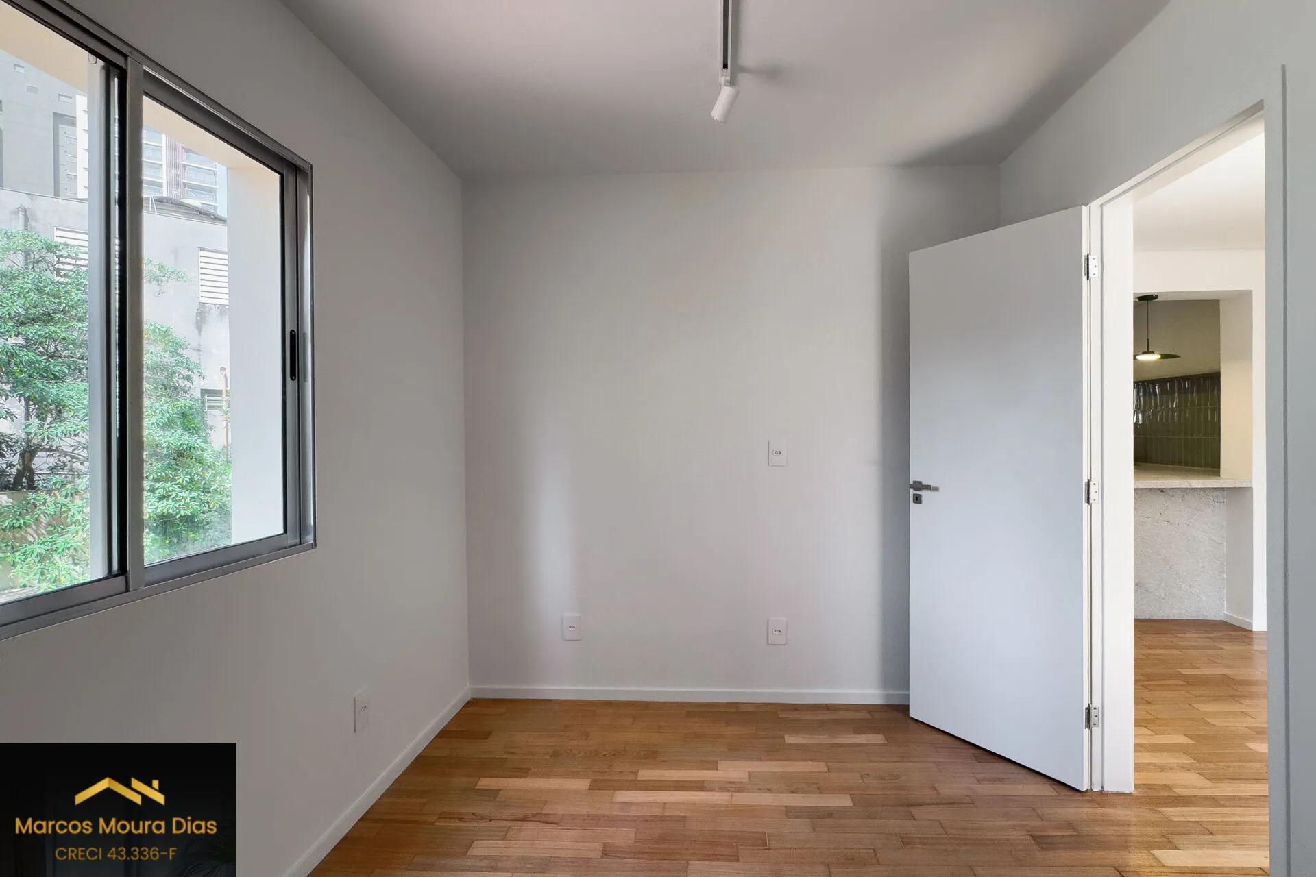 Imagem Apartamento no Alto da Lapa REFORMADO com 2 Dormitórios e 1 Vaga Coberta. Edifício com Lazer